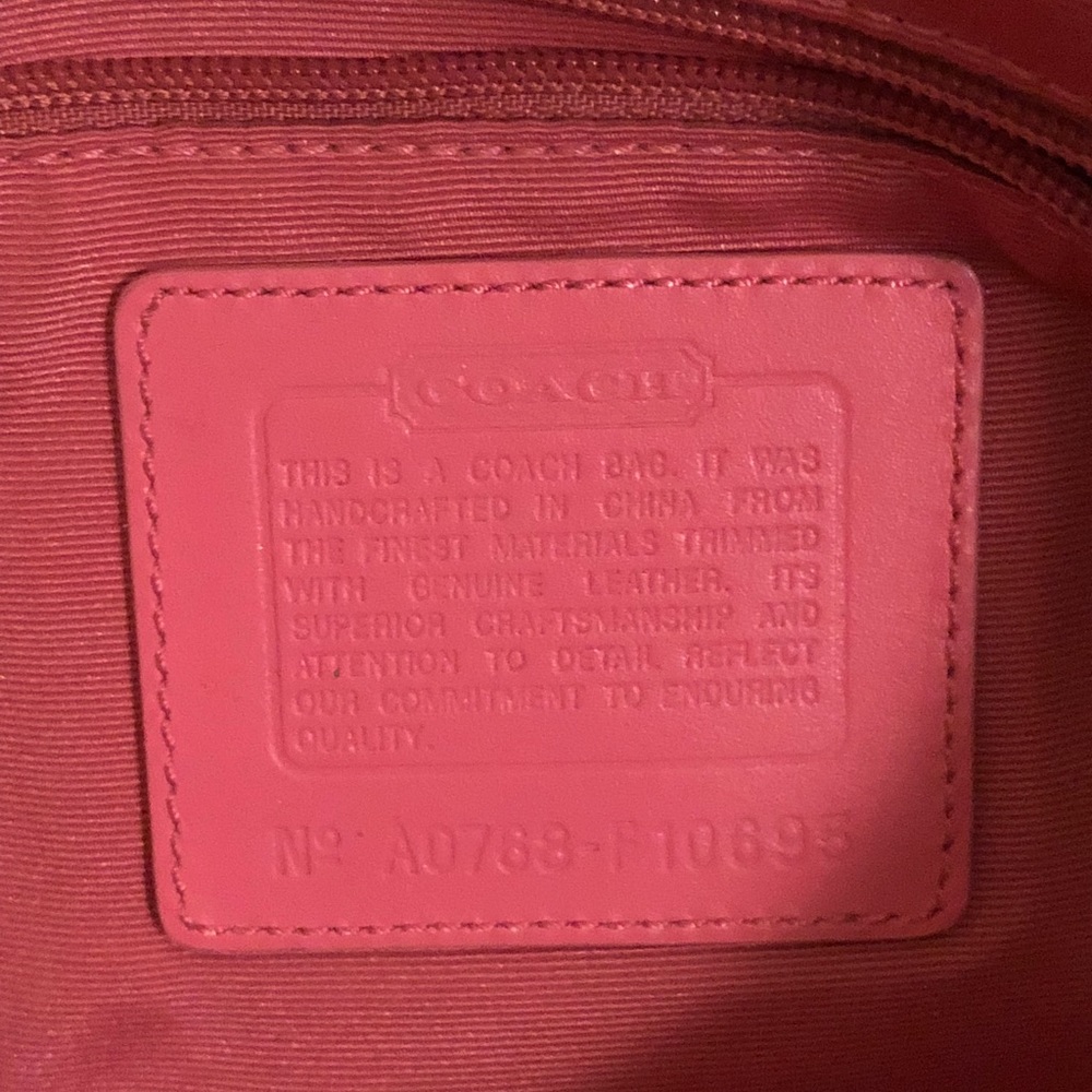 Authentic Coach Hampton Tote - Picture 3 of 3
